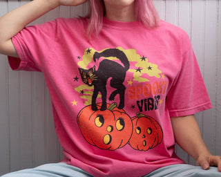 hot pink spooky vibes halloween women's t-shirt